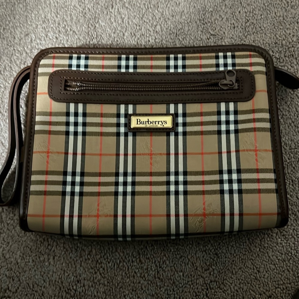 Burberrys Wristlet